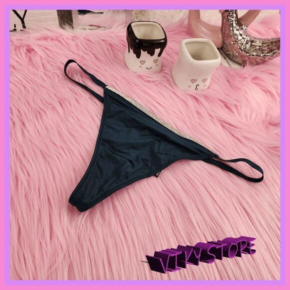 Victoria's Secret Very Sexy Black V-String: Glamour in Medium! - Picture 1 of 7